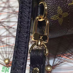 lv雙肩包怎么看真假？lv雙肩包真假辨別