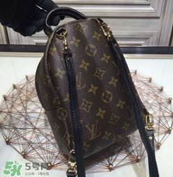 lv雙肩包怎么看真假？lv雙肩包真假辨別