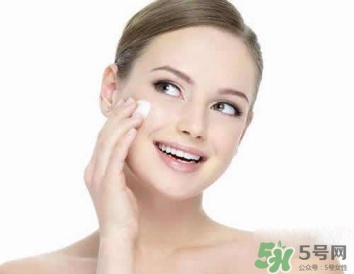 卸妝膏可以當(dāng)洗面奶嗎？用完卸妝膏后還要用洗面奶嗎？