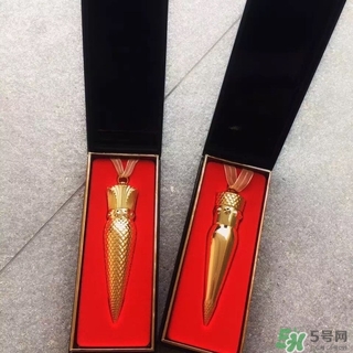 蘿卜丁口紅怎么打開(kāi)？蘿卜丁口紅打開(kāi)方法