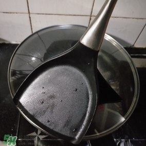麥飯石鍋是什么材質(zhì)？麥飯石鍋是石頭做的嗎？