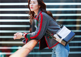 香奈兒gabrielle手袋怎么搭配？chanel gabrielle包包怎么背好看？