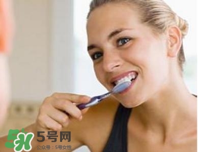 刷牙老是出血是怎么回事？刷牙老是出血怎么辦