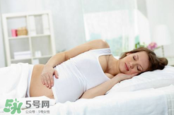 見紅了是不是快生了？見紅后多久會生？