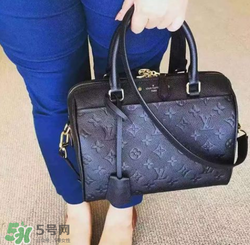 lv枕頭包正品多少錢？lv枕頭包專柜價格