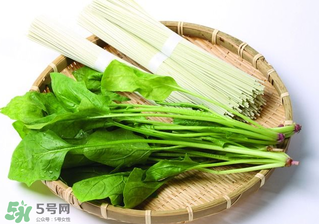 菠菜要焯水嗎？菠菜為什么要焯水？