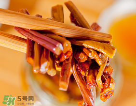 吃蕨菜會過敏嗎？皮膚過敏能吃蕨菜嗎？