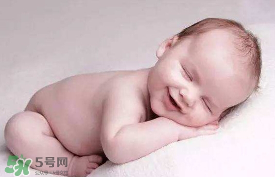 孩子為什么喜歡趴著睡覺？孩子為何老愛趴著睡
