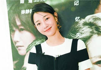 白百合黃色外套是什么牌子？白百合黃色外套是哪個品牌？