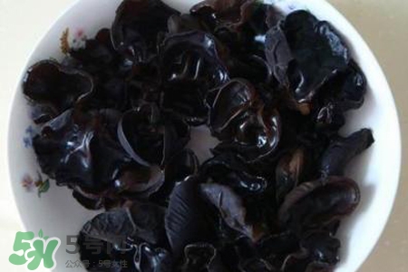 黑木耳是發(fā)物嗎？木耳屬于發(fā)物嗎？