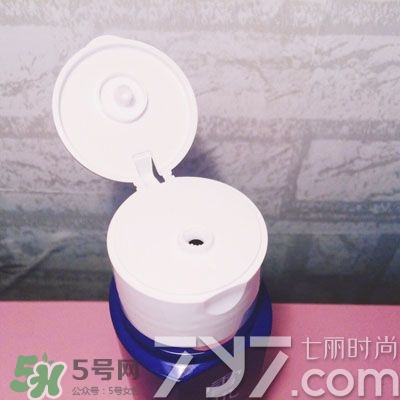 雪肌精洗顏粉和洗顏乳哪個(gè)好？雪肌精洗顏粉和洗顏乳區(qū)別