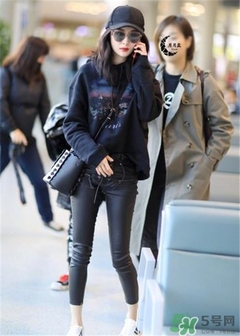 miumiu水桶包怎么搭配？miumiu水桶包怎么搭配好看？
