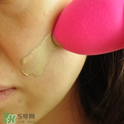 美妝蛋可以用香皂洗嗎？美妝蛋可以用肥皂洗嗎？