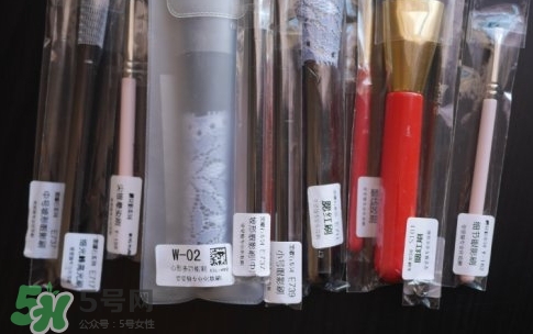受受狼家的刷子怎么樣？受受狼化妝刷好用嗎