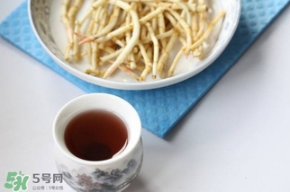 吃魚(yú)腥草可以喝酒嗎？吃魚(yú)腥草能喝酒嗎