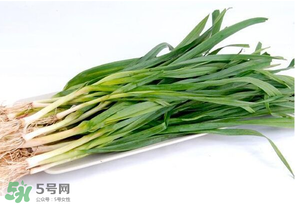 蒜苗發(fā)黃怎么回事？蒜苗發(fā)黃是什么原因？