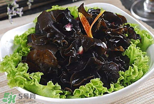 木耳和香椿能一起吃嗎？香椿能和木耳一起吃嗎？