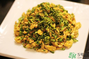 香椿炒雞蛋好吃嗎？吃香椿炒雞蛋好嗎？