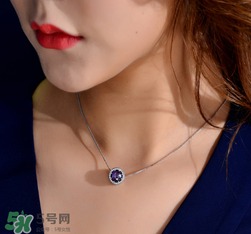 潘多拉項(xiàng)鏈?zhǔn)鞘裁床馁|(zhì)？pandora項(xiàng)鏈?zhǔn)倾y的嗎？