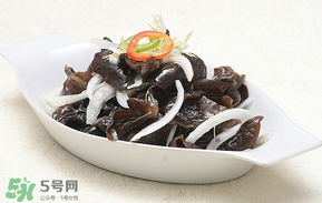 洋蔥和木耳可以一起吃嗎？洋蔥可以和木耳一起炒嗎？