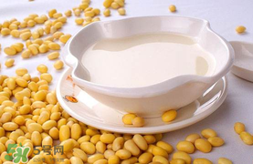 香椿和豆?jié){能一起吃嗎？喝豆?jié){可以吃香椿炒雞蛋嗎？