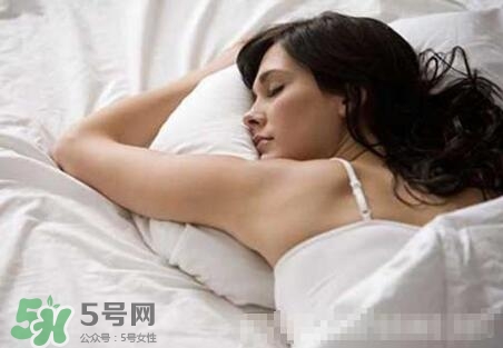 夫妻兩地分居怎么解決生理需求？夫妻兩地分居該如何相處？