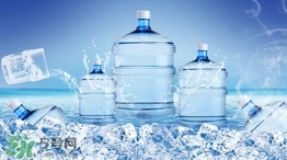 純凈水和礦泉水哪個好？純凈水和礦泉水的區(qū)別