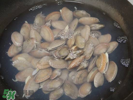 花甲不開口能吃嗎？花甲不開口是不是死了？