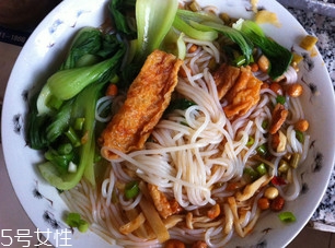 螺絲粉怎么煮好吃？網(wǎng)上買(mǎi)的螺絲粉怎么煮