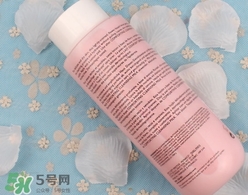 蘭嘉絲汀粉水和蘭蔻粉水哪個好？蘭嘉絲汀粉水和蘭蔻粉水對比