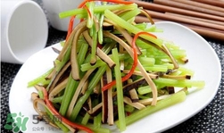芹菜怎么炒好吃？芹菜怎么炒不苦