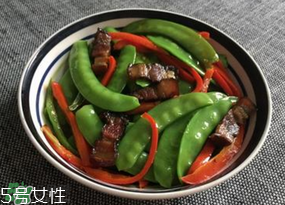?炒荷蘭豆要焯水嗎？荷蘭豆不焯水能吃嗎？
