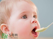 寶寶幾個月可以吃水果泥？寶寶多大可以吃果泥？