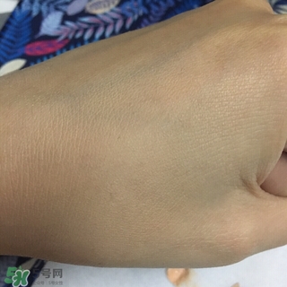 混油敏感肌用什么粉底液？敏感混油皮用的粉底液