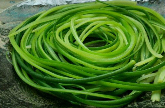 蒜苔是發(fā)物嗎？蒜苔是不是發(fā)物