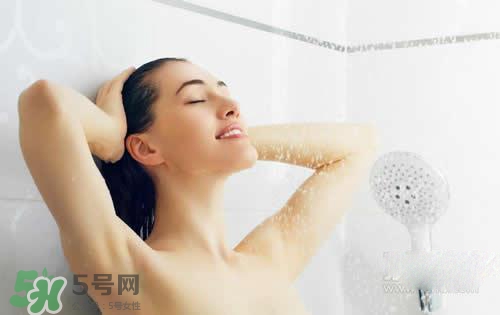 天天洗澡身上還癢是怎么回事？天天洗澡身上還癢怎么辦？