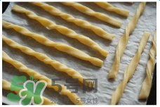 適合寶寶吃的小餅干怎么做？寶寶能吃的小餅干怎么做？
