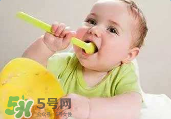 為什么不能給寶寶吃果凍？寶寶千萬(wàn)不能吃的5種危險(xiǎn)食物
