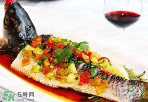 花甲可以和魚一起吃嗎？花甲和魚能一起吃嗎？