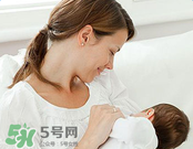 哺乳期奶水有血是什么原因？哺乳期奶水有血能喂奶嗎？