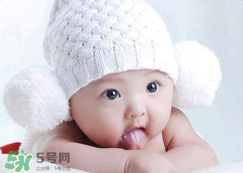 如何判斷新生兒已經(jīng)吃飽？新生兒吃飽了有什么表現(xiàn)？