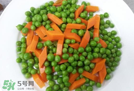 豌豆可以和胡蘿卜一起吃嗎？豌豆和胡蘿卜能一起吃嗎？