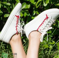 tory burch荷葉邊小白鞋多少錢？tory burch運動鞋專柜價格