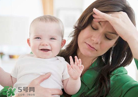 生完孩子后掉頭發(fā)是正常的嗎？產(chǎn)后掉發(fā)掉多少屬于正常?