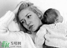 生完孩子后掉頭發(fā)是正常的嗎？產(chǎn)后掉發(fā)掉多少屬于正常?