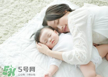 寶寶一般在什么時(shí)候會(huì)叫爸爸媽媽？寶寶說話和智力有關(guān)系嗎