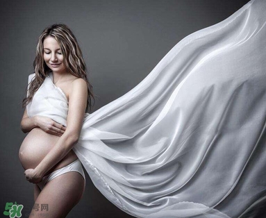 孕婦裝怎么選？孕婦裝怎么搭配好看？