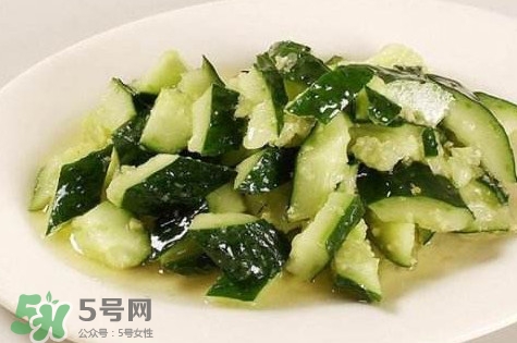 刀拍涼拌黃瓜怎么做？最簡(jiǎn)單的涼拌黃瓜
