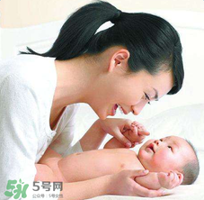 哺乳期可以染頭發(fā)嗎？哺乳期染發(fā)對(duì)孩子有危害嗎？