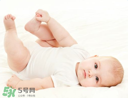 寶寶頭皮上的污垢可以摳掉嗎？寶寶頭上的頭垢該怎么處理？